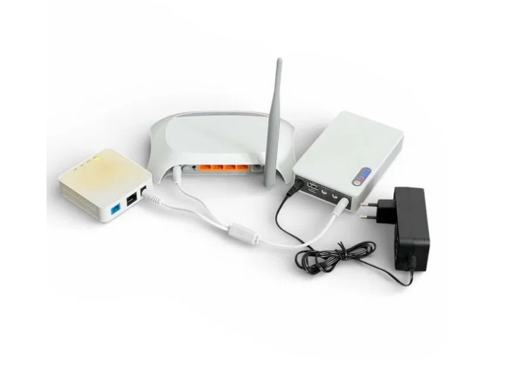 Mini UPS  QX-606 Джерело безперебійного живлення  білий 47 WH/20000 mAh до 8 годин роботи